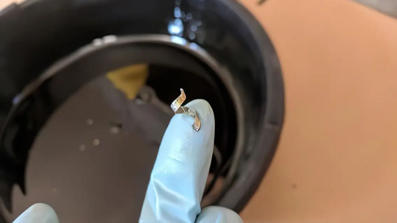 Metal Shavings In The Engine Oil Is Normal