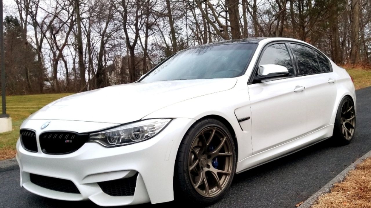 Right Rim Color For Your White Car