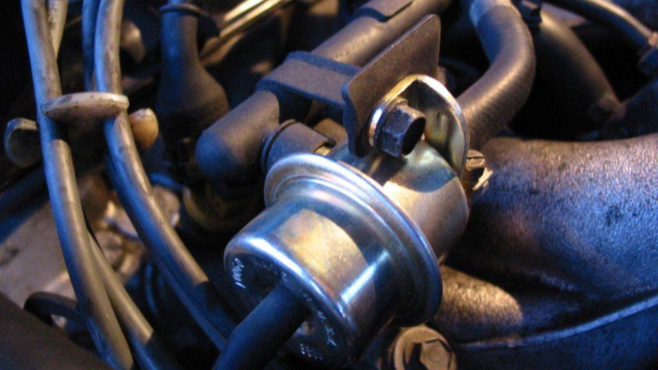 Bad Or Failing Fuel Pressure Regulator In Car