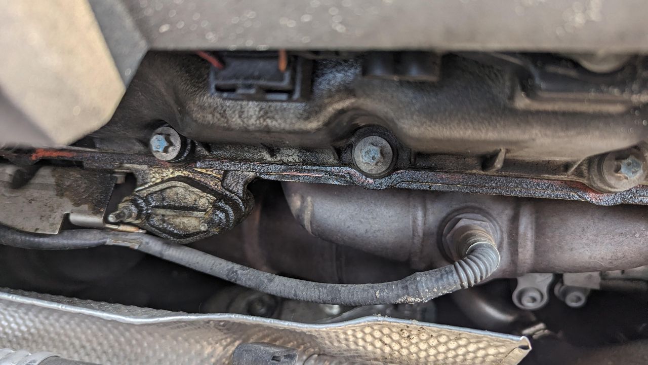Bad Or Leaking Valve Cover Gasket In Car